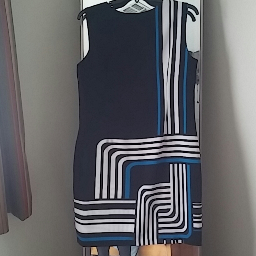 DRESS - Picture 2 of 3